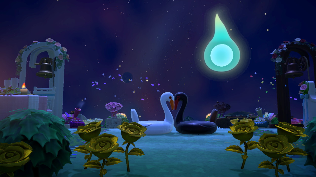 Deux cygnes noir et blanc s'embrassent sous la lune, dans un nuage de confettis, avec une bulle de fantôme qui flotte à proximité, entre deux cloches matrimoniales, avec des roses dorées au premier plan.